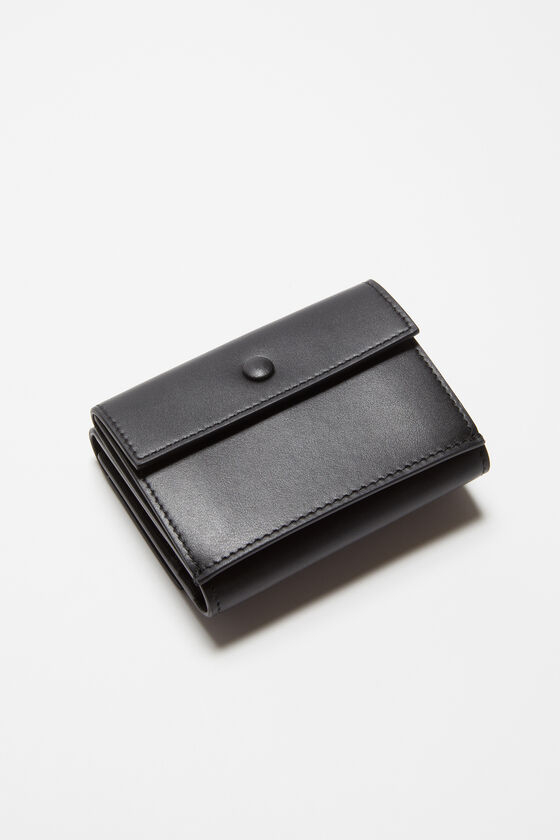 (image for) Energy-Efficient Trifold leather wallet